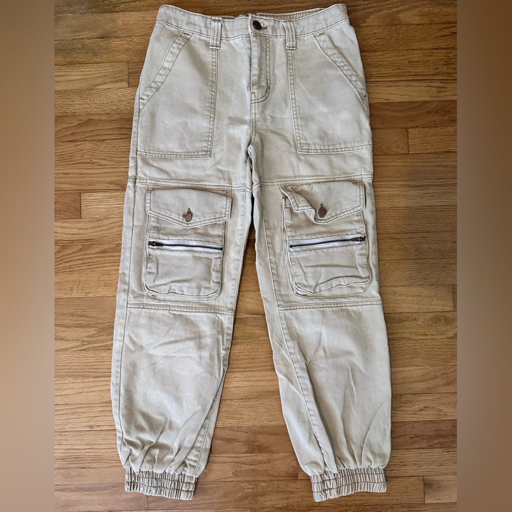 Urban Outfitters BDG Women’s Beige Cargo Pants
